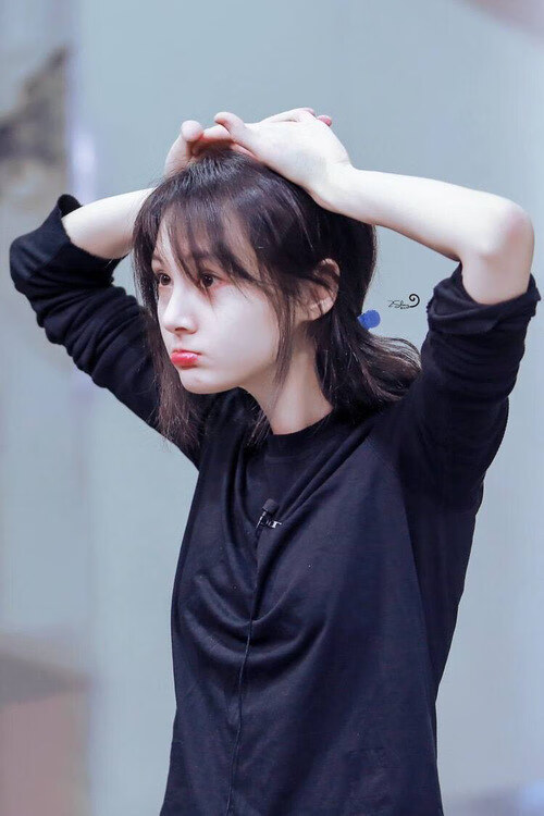 世界青年铁人三项锦标赛中国选手奋勇争先，世界铁人三项比赛