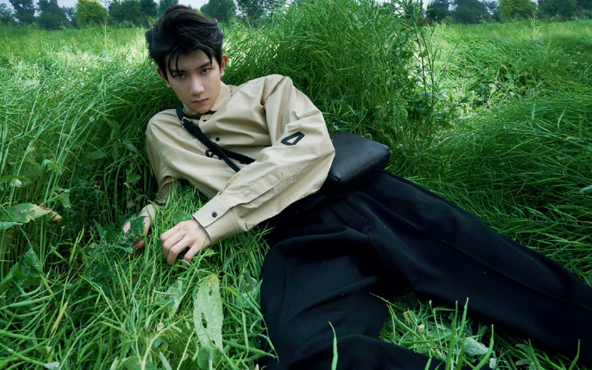 kaiyun体育app-欧洲杯劲敌对抗：攻防大战中的技术展示，欧洲杯对战分析