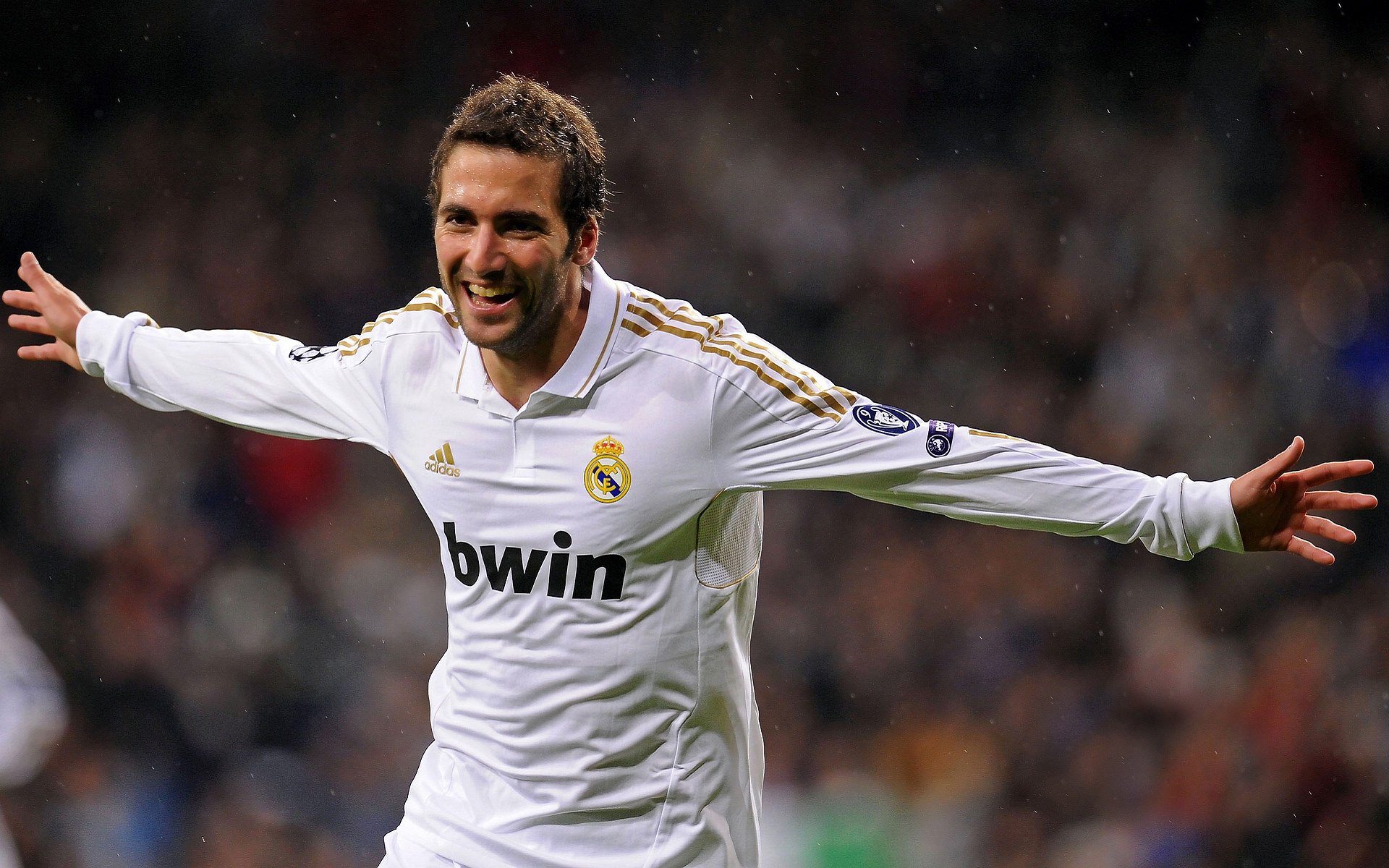 开云体育网址-中国足球入场券销售新策略，推进全民参与，一场足球赛的入场券30元一张,降价后观众增加了50%