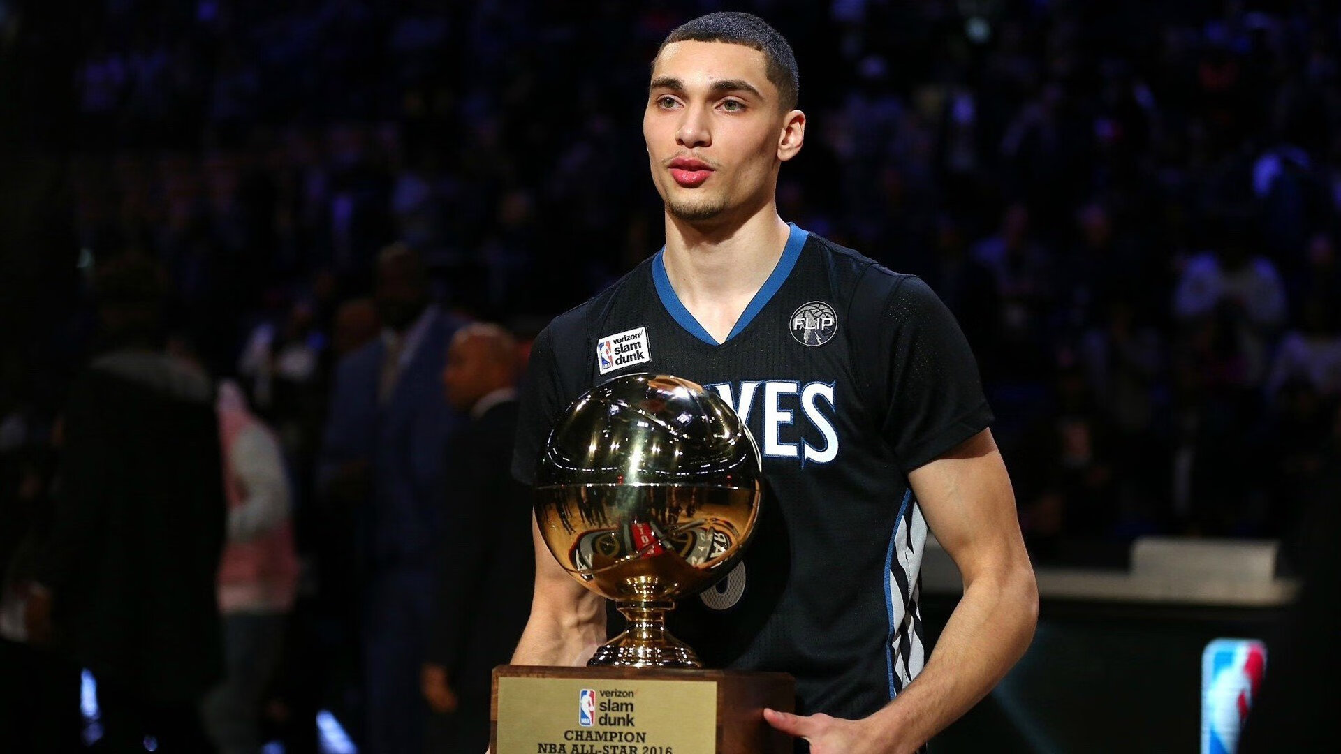 湖人在最后瞬间击败勇士！，湖人最后一签终于来了